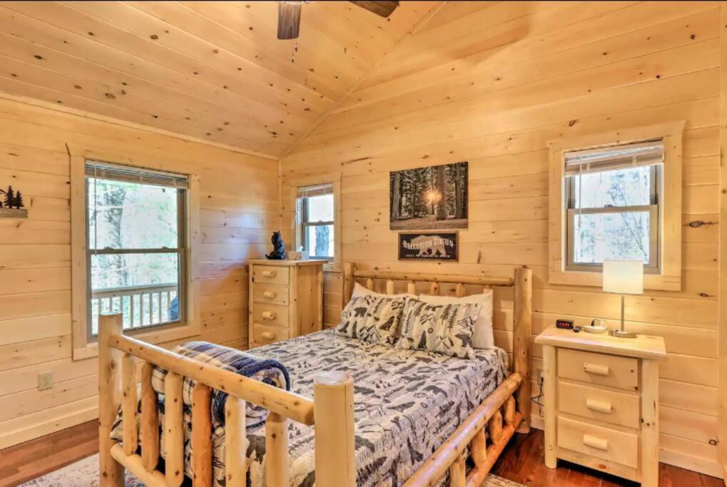New Serene, Fun & Comfy Cabin- Covered Deck, Grill, Arcade Murphy Zewnętrze zdjęcie