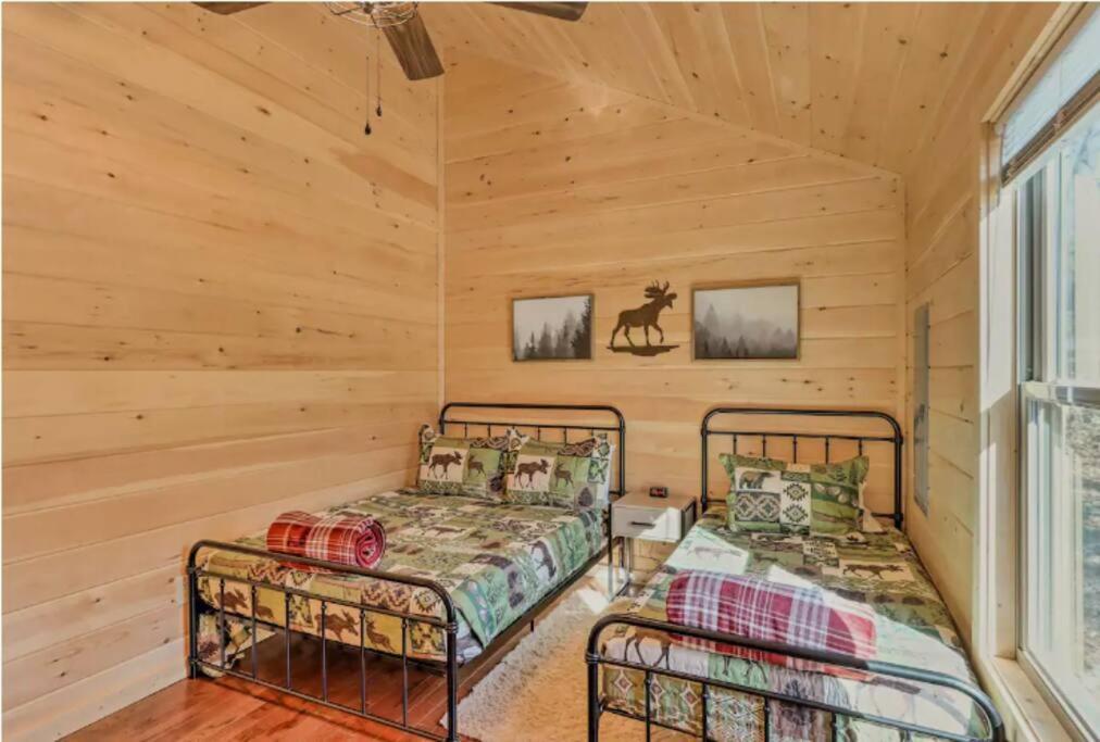 New Serene, Fun & Comfy Cabin- Covered Deck, Grill, Arcade Murphy Zewnętrze zdjęcie