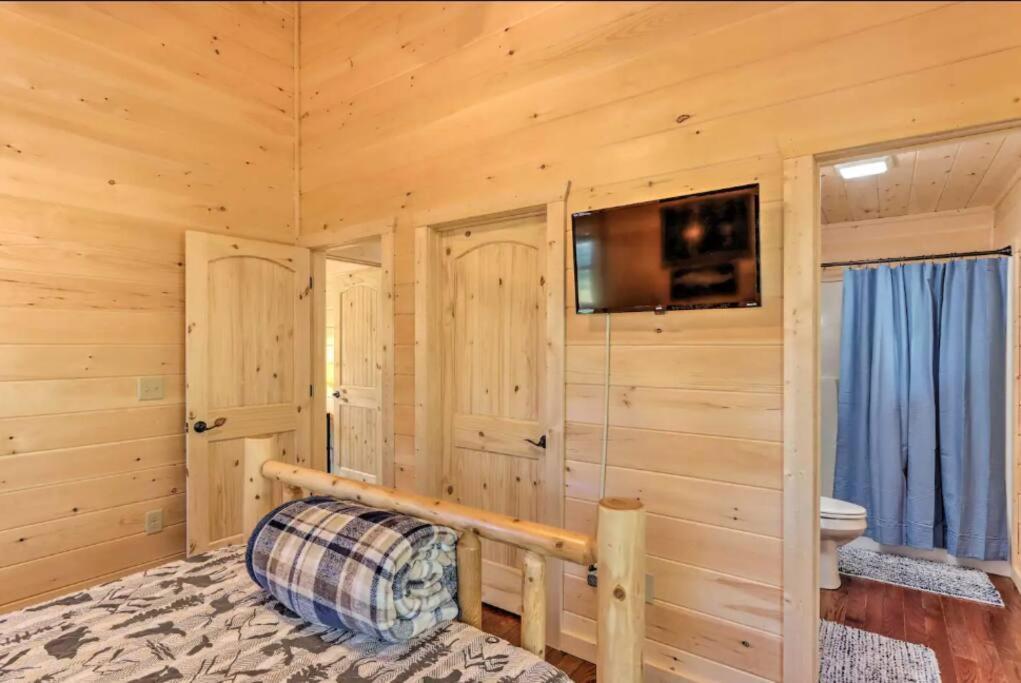 New Serene, Fun & Comfy Cabin- Covered Deck, Grill, Arcade Murphy Zewnętrze zdjęcie