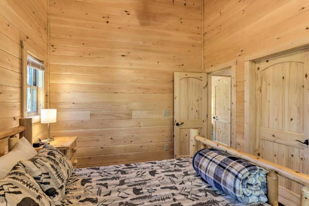 New Serene, Fun & Comfy Cabin- Covered Deck, Grill, Arcade Murphy Zewnętrze zdjęcie