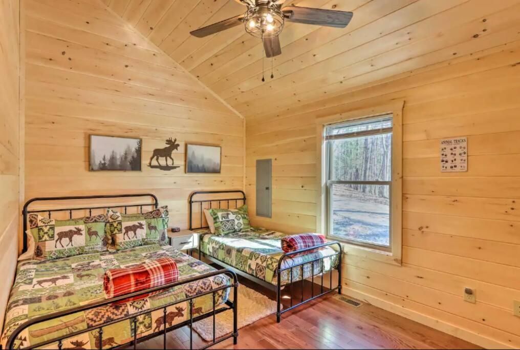 New Serene, Fun & Comfy Cabin- Covered Deck, Grill, Arcade Murphy Zewnętrze zdjęcie
